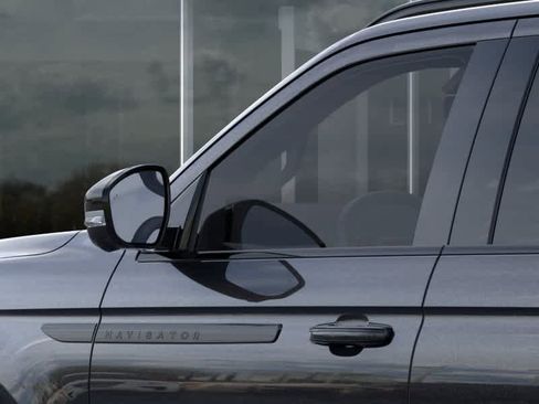 New 2026 Lincoln Navigator Reserve w/ Jet Appearance Package AWD/4WD image 20