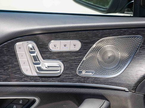 Certified 2025 Mercedes-Benz GLS 450 4MATIC image 22