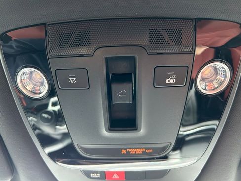 Used 2025 Kia Sportage SX image 27