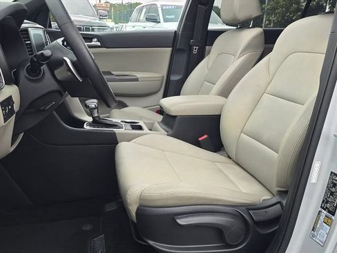 Used 2020 Kia Sportage S w/ S FWD Sunroof Package image 18