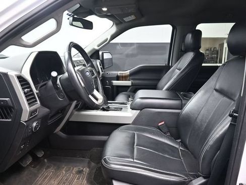 Used 2019 Ford F150 Lariat w/ Equipment Group 502A Luxury AWD/4WD image 13