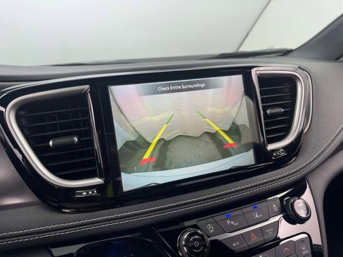 New 2026 Chrysler Pacifica Select image 32