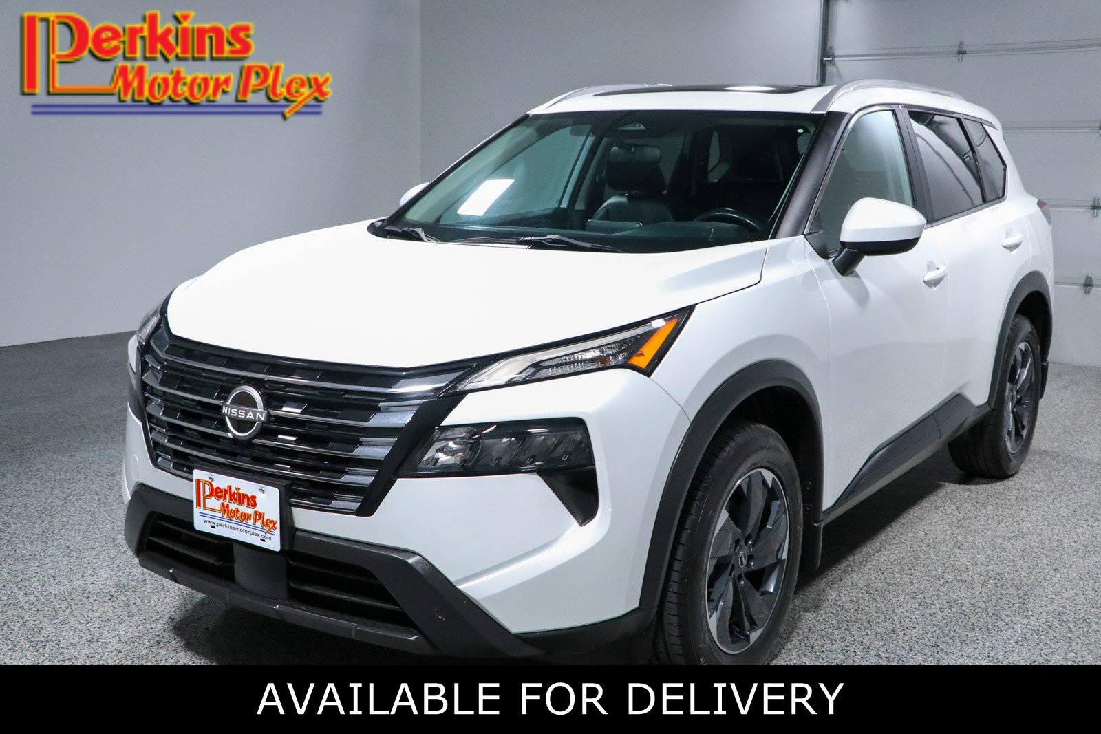 Used 2024 Nissan Rogue SV w/ SV Premium Package FWD image 1
