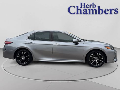 Used 2020 Toyota Camry SE FWD image 11