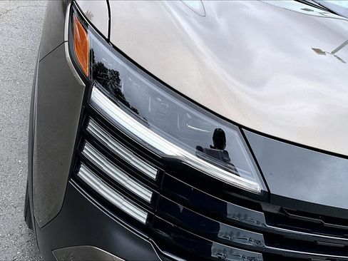 Used 2025 Nissan Kicks S image 30