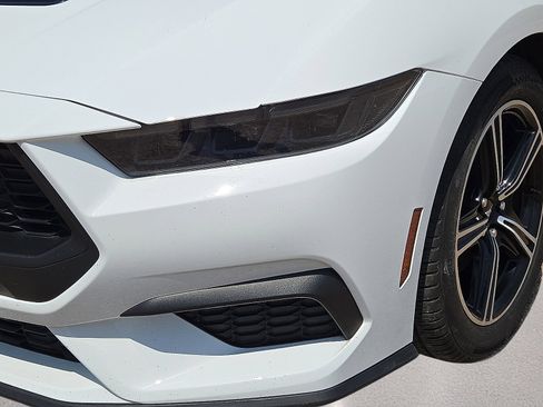 Used 2025 Ford Mustang Coupe RWD image 10