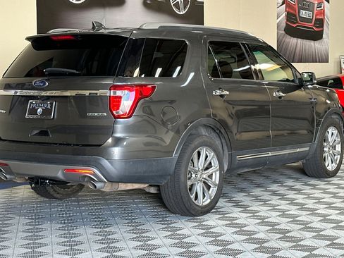 Used 2016 Ford Explorer Limited FWD image 4