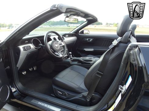 Used 2015 Ford Mustang GT Premium image 22