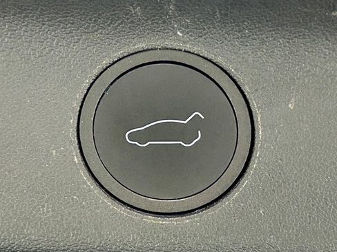 Used 2022 Tesla Model Y Performance AWD/4WD image 15