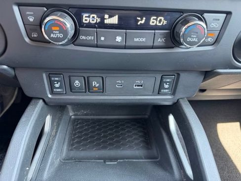 Used 2023 Nissan Frontier SV w/ SV Convenience Package RWD image 26
