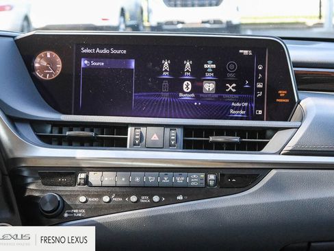 Used 2019 Lexus ES 300h w/ Premium Package FWD image 17