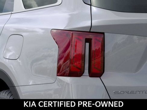 Certified 2026 Kia Sorento S w/ S Panoramic Sunroof Package FWD image 11