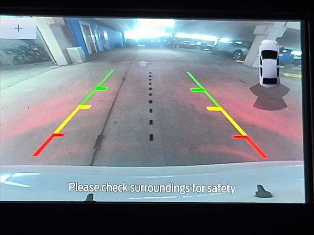 Used 2020 Ford Fusion SE FWD image 11