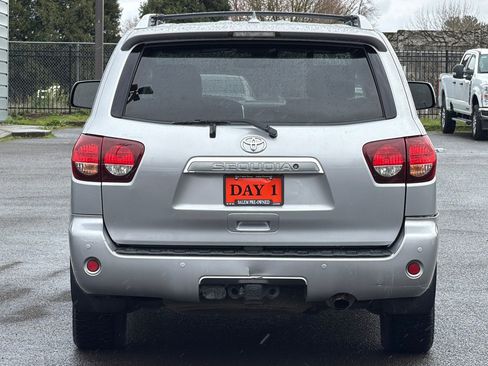 Used 2019 Toyota Sequoia Limited w/ Safety & Convenience Package AWD/4WD image 6
