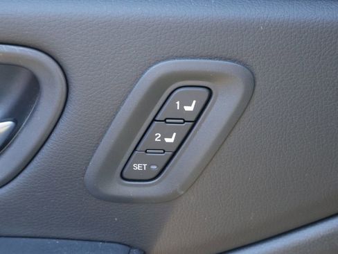 Used 2025 Honda Pilot TrailSport image 13
