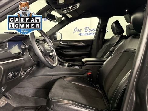 Used 2021 Jeep Grand Cherokee L Laredo image 2