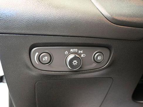Used 2022 Buick Encore GX Select image 18