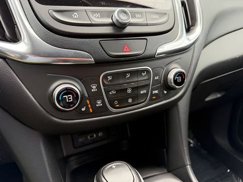 Used 2020 Chevrolet Equinox LT FWD image 26