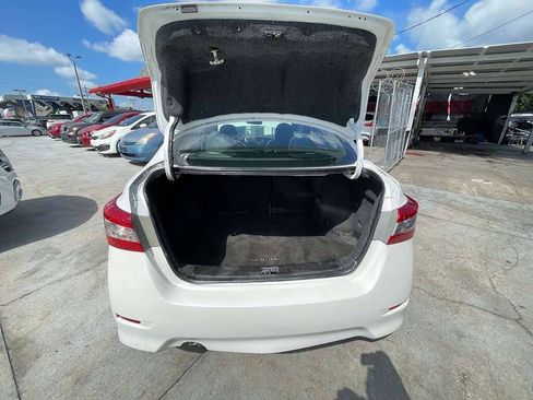 Used 2015 Nissan Sentra SR w/ SR Premium Package FWD image 7