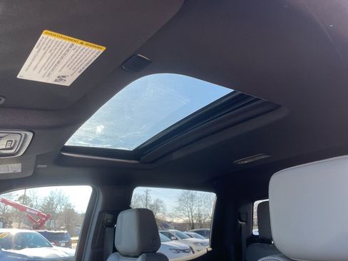 Used 2025 Chevrolet Silverado 1500 ZR2 w/ Technology Package image 24