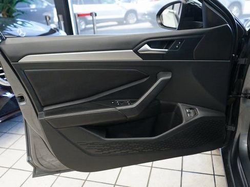 Used 2023 Volkswagen Jetta Sport image 21