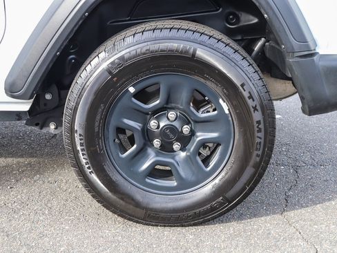 Used 2022 Jeep Wrangler Sport image 12