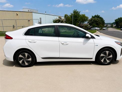 Used 2018 Hyundai Ioniq SEL FWD image 8