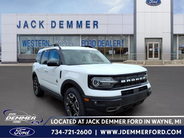 Certified 2023 Ford Bronco Sport Outer Banks w/ Tech Package AWD/4WD image 1