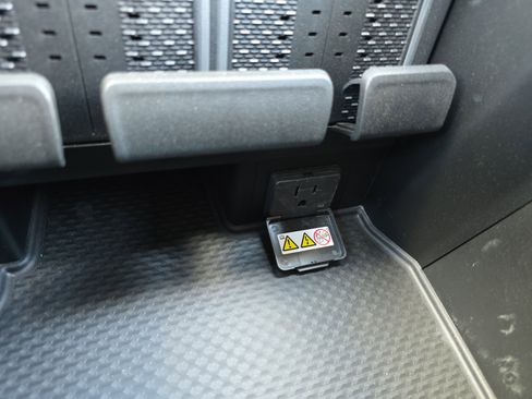 New 2025 RAM 2500 Laramie image 25