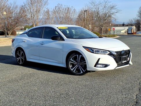 Used 2022 Nissan Sentra SR w/ Trunk Package image 2