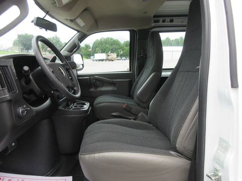Used 2024 Chevrolet Express 3500 w/ Driver Convenience Package RWD image 14