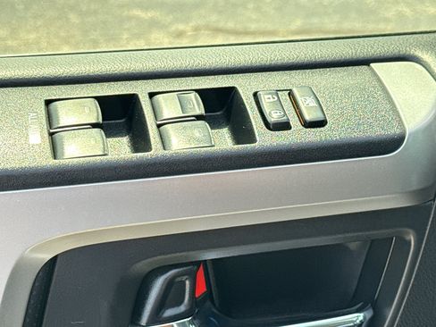 Used 2018 Toyota 4Runner Limited AWD/4WD image 11