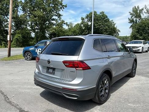 Used 2023 Volkswagen Tiguan SE w/ Panoramic Sunroof Package AWD/4WD image 5