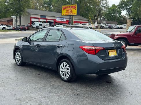 Used 2017 Toyota Corolla LE image 4