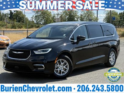 Used 2024 Chrysler Pacifica Touring-L