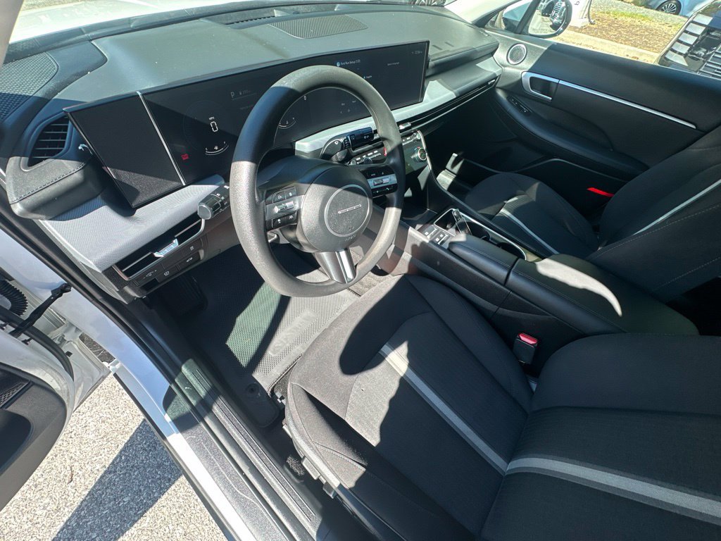 Used 2025 Hyundai Sonata SEL AWD/4WD image 9