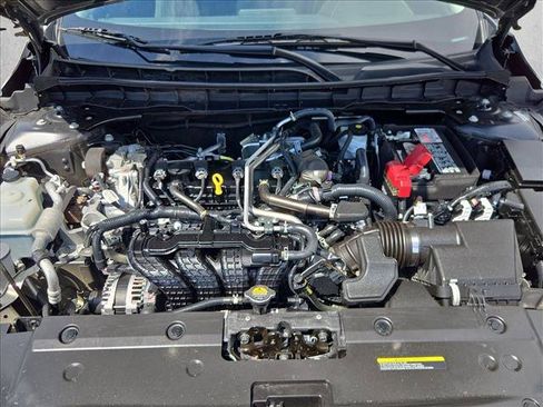 Used 2025 Nissan Altima 2.5 SV FWD image 20