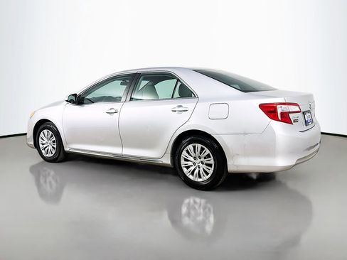 Used 2012 Toyota Camry LE FWD image 5