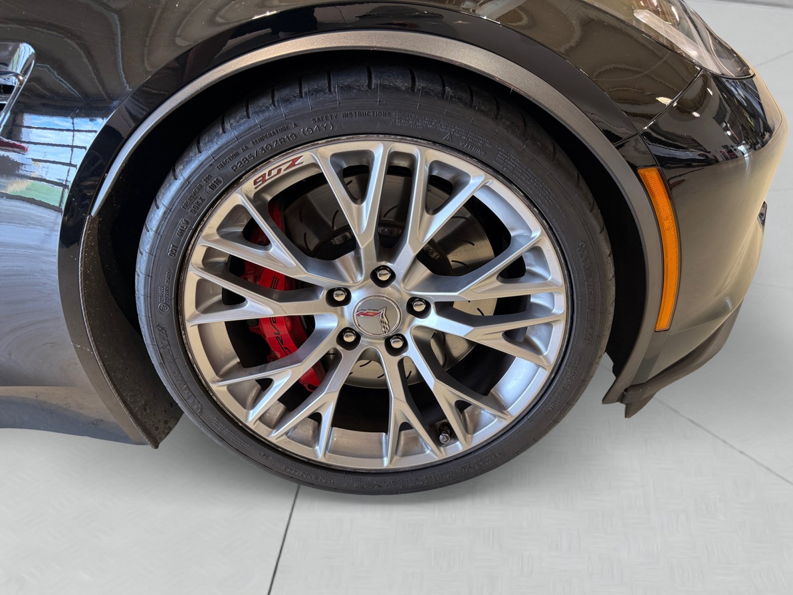 Used 2016 Chevrolet Corvette Z06 w/ 3LZ Preferred Equipment Group RWD image 14