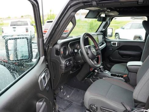 Used 2024 Jeep Wrangler Rubicon w/ Convenience Group AWD/4WD image 15