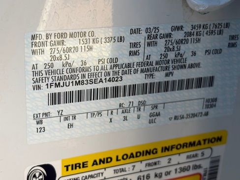 Used 2025 Ford Expedition Platinum image 2