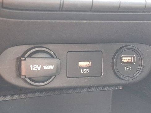 Certified 2022 Hyundai Elantra SE FWD image 22
