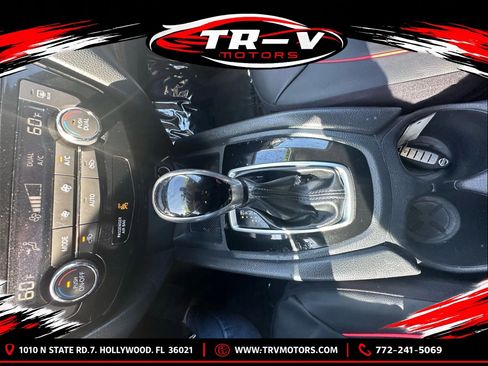Used 2020 Nissan Rogue SV FWD image 23