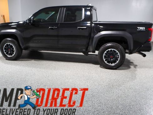 Used 2024 Toyota Tacoma TRD Off-Road AWD/4WD image 10