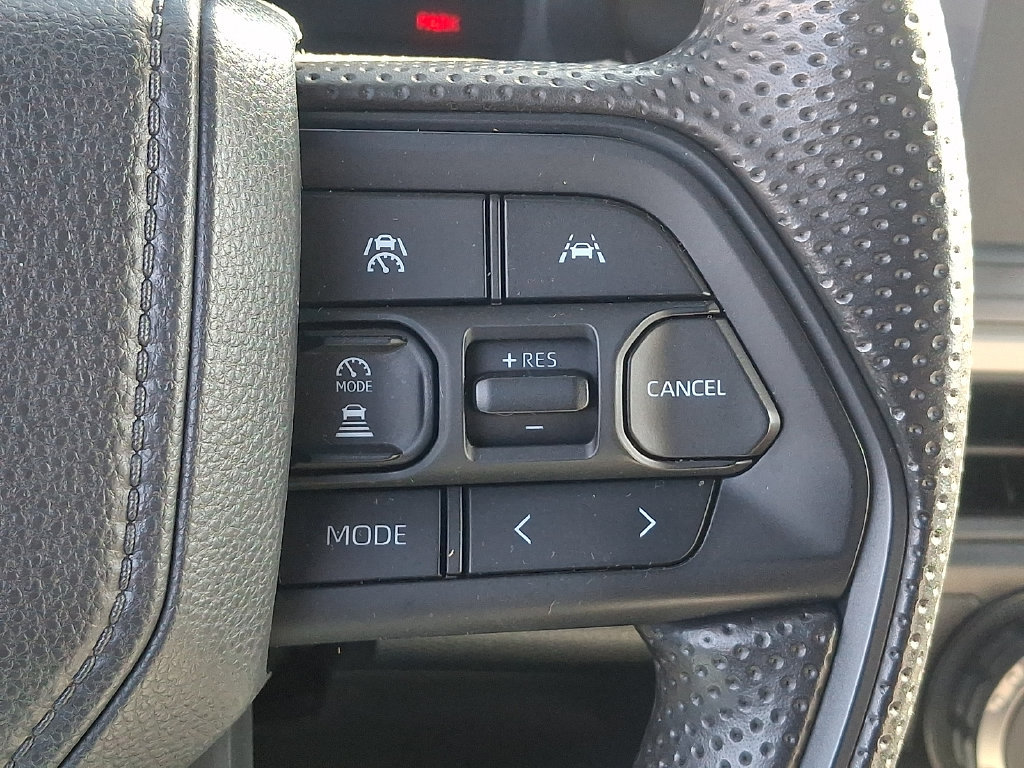 Certified 2025 Toyota Tacoma SR5 AWD/4WD image 29