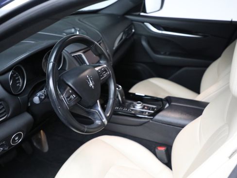 Used 2019 Maserati Levante image 12