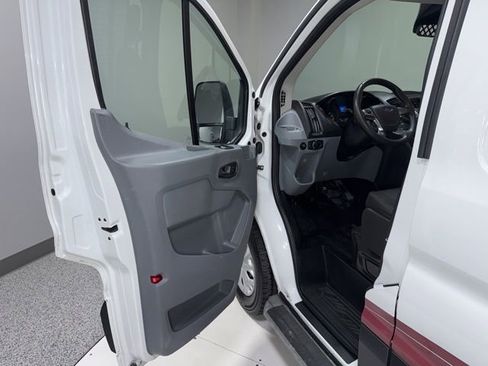 Used 2019 Ford Transit 250 130 Low Roof w/ Exterior Upgrade Package image 4
