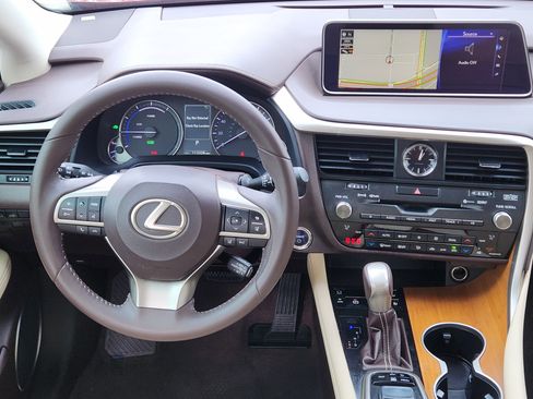 Used 2018 Lexus RX 450h AWD image 38