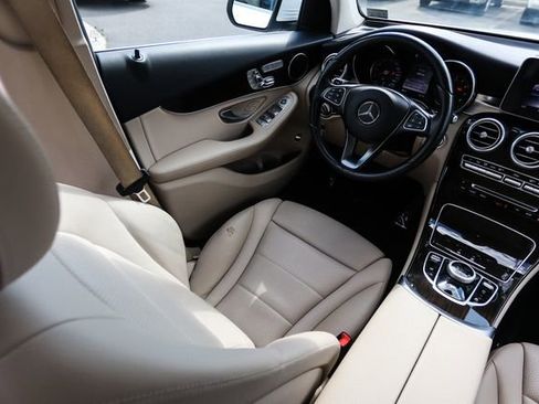 Used 2017 Mercedes-Benz GLC 300 4MATIC image 21