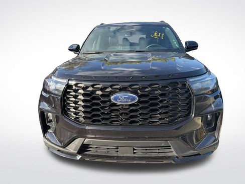 Used 2025 Ford Explorer ST-Line image 3